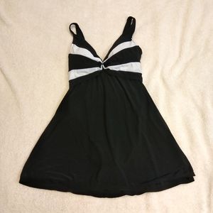 Suddenly slim swim dress size large
